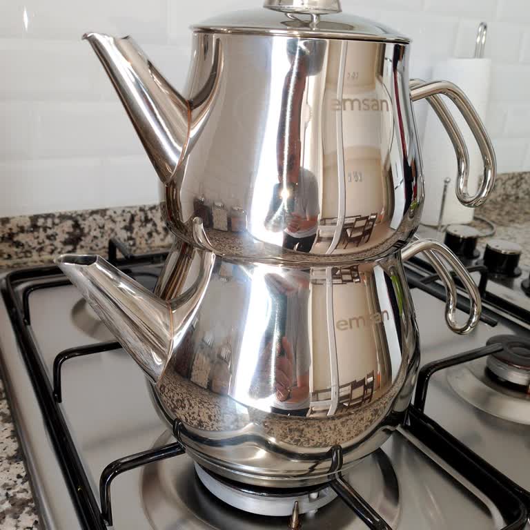 Emsan Mutfak Yeni Alınan Çaydanlık Sürekli Su Akıtıyor, Değişim De Sorunu Çözmedi