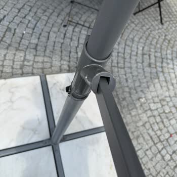 Bauhaus Kısa Sürede Bozulan Şemsiye Ve İlgisiz Müşteri Hizmeti