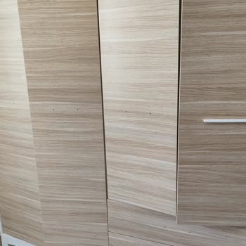 Adore Mobilya'dan Aldığım Gardırop Ve Kitaplıkta Kırık, Çatlak Ve Çizik Parçalar, Yetersiz Destek