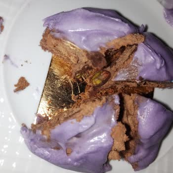 Bayat Ve Bozuk Pasta Satışı, Yetersiz Müşteri Hizmeti Ve İade Talebi