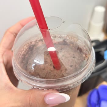 Siparişimde Bozuk İçecek, Yanlış Sandviç Ve İçinden Çıkan Metal Kaşık Şoku