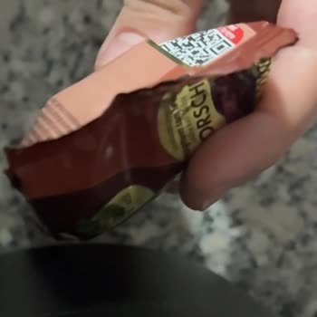 Aldığım Magnum Dondurma Yarım Çıktı, Müşteri Hizmetlerine Ulaşamadım