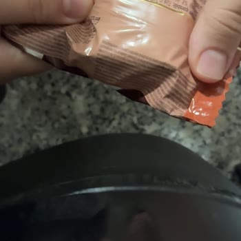 Aldığım Magnum Dondurma Yarım Çıktı, Müşteri Hizmetlerine Ulaşamadım