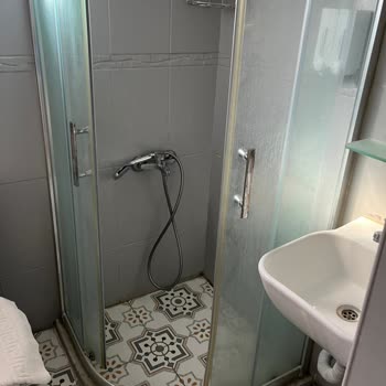 Berry Bella Hotel Hijyen Açısından Son Derece Yetersiz Olduğundan Kalamadım