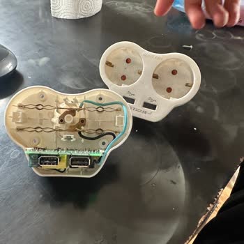 Viko USB Priz Kısa Sürede Yanma Tehlikesi Yaşattı Mağdur Oldum