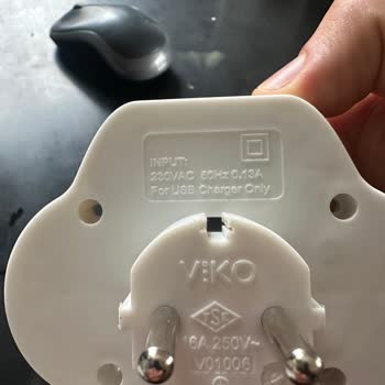 Viko USB Priz Kısa Sürede Yanma Tehlikesi Yaşattı Mağdur Oldum