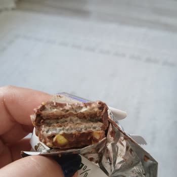 Aldığım Gofretin İçinde Antep Fıstığı Dolgusu Yoktu