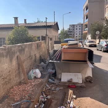 Kaldırılan Çöp Konteynerleri Mahallede Temizlik Ve Huzur Sorununa Yol Açıyor