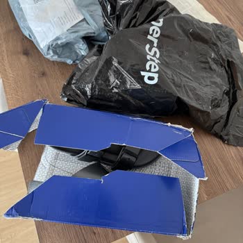 Aldığım Terlik Kusurlu Ve Yırtık Kutuda Geldi, Değişim Talebime Dönüş Yapılmadı