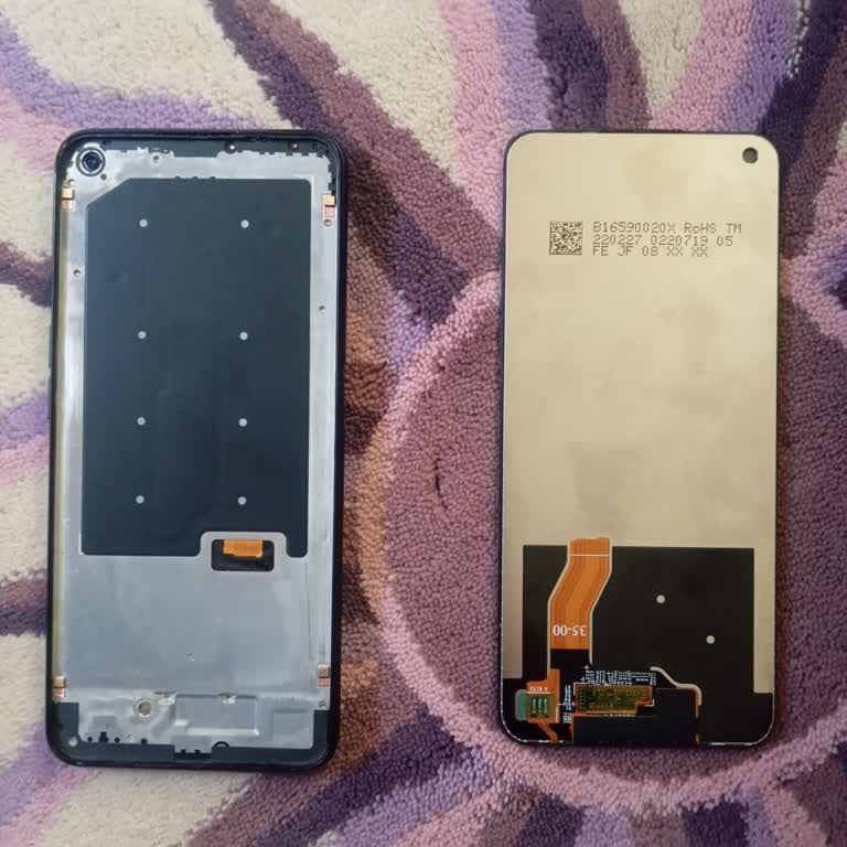 Solicito reparación o cambio de mi Oppo A96 por pantalla defectuosa