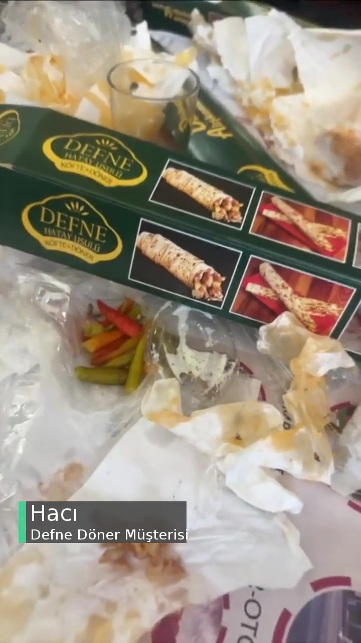 Defne Döner Pişmemiş Ve Kemik Deri Ve Damar! videonun kapak resmi