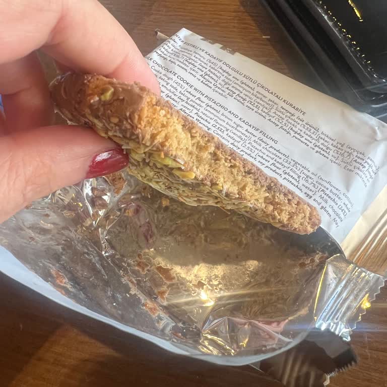 Aldığım Kurabiyede Beklenen Dolgu Yok, Görsel İle Ürün Farklı