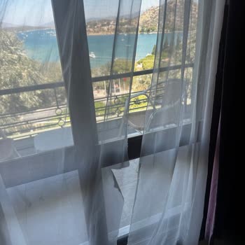 Otelin Hijyen Ve Bakım Eksiklikleri Nedeniyle Yaşanan Olumsuz Konaklama Deneyimi