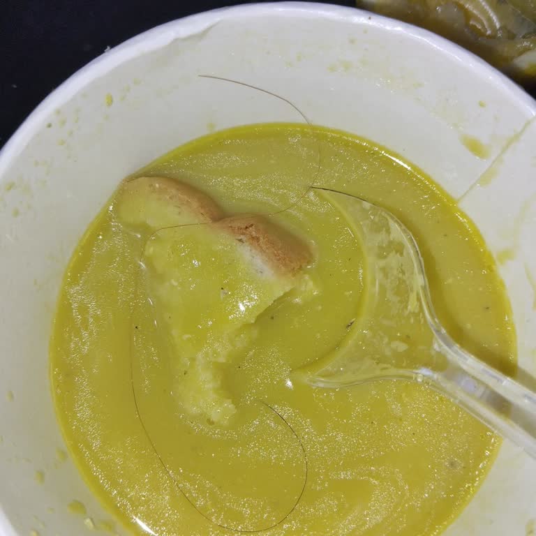 Siparişimde Saç Çıktı, Hijyen Ve İlgi Eksikliği Mağduriyet Yarattı