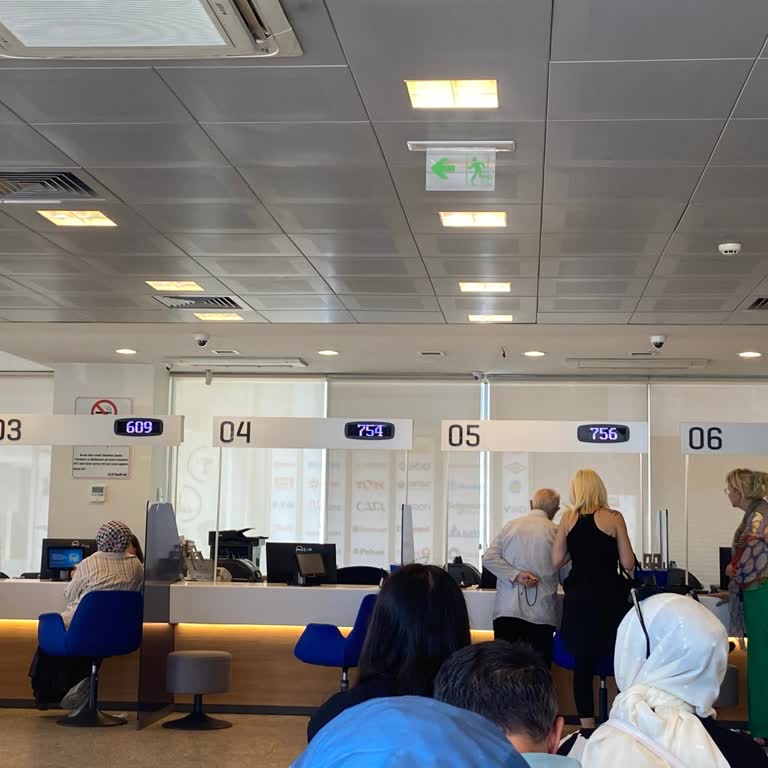 Yoğunlukta Yetersiz Personel Nedeniyle Uzun Bekleme Süresi Mağduriyeti