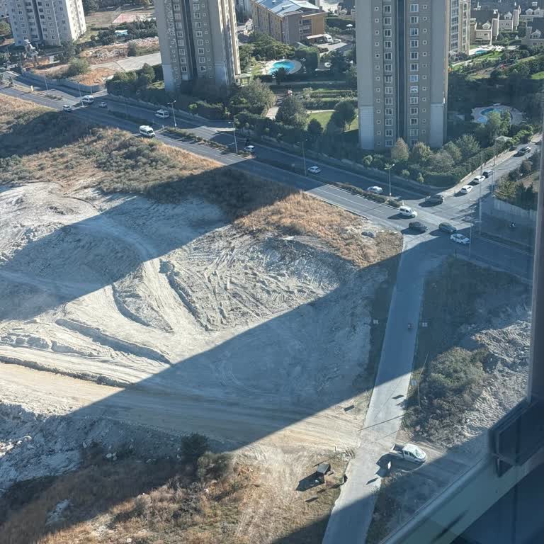 Rönesans İnşaat Çalışmaları Yol Güvenliğini Tehlikeye Atıyor