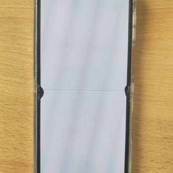 Yetkili Servis Sonrası Z Flip 5'te Artan Ekran Sorunları Ve Destek Eksikliği
