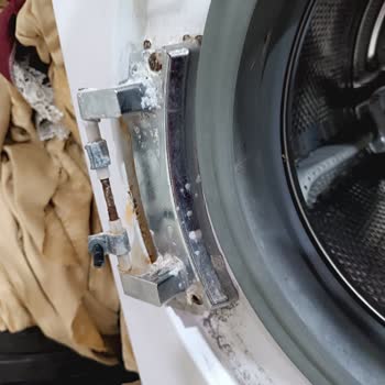 Garantisi Devam Eden Regal Cihazda Pas Ve Yüksek Kapı Ücreti Mağduriyeti