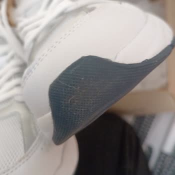 Kullanılmış Ve Kirli Ayakkabı Gönderildi, Özür Bekliyorum