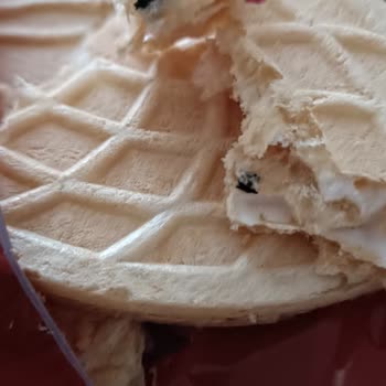 Kağıt Helvada Yabancı Madde Çıkması Nedeniyle Hayal Kırıklığı