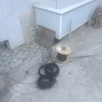 İzinsiz Kablo Çekimi Sonucu Evde Oluşan Zarar Ve Müşteri Hizmetlerine Ulaşılamaması