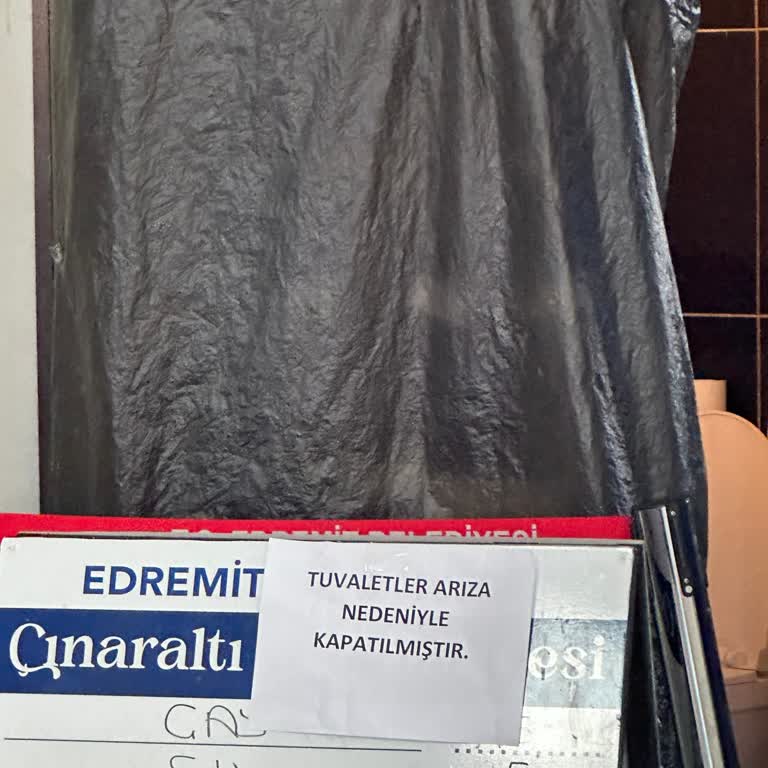 Altınoluk Meydanı Çay Bahçesinde Uzun Süredir Devam Eden Tuvalet Sorunu Ve Yetkililerden Çözüm Beklentisi