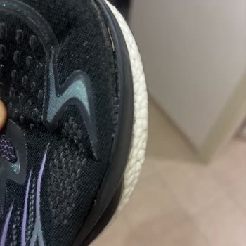 Kısa Sürede Hasar Gören Ayakkabı İçin İlgisiz Mağaza Ve Yetersiz Müşteri Hizmeti