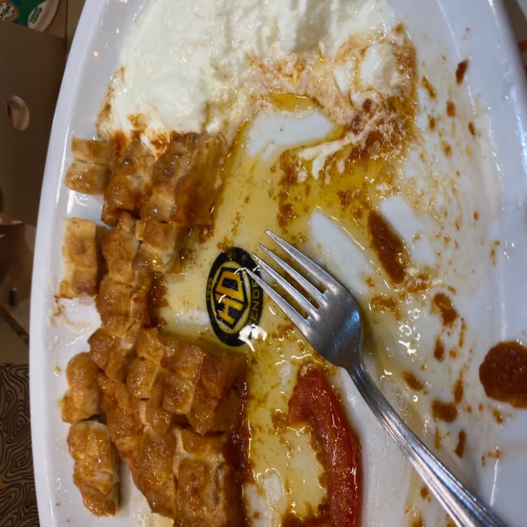 Double Porsiyon İskenderde Yetersiz Et Ve Yanıltıcı Servis