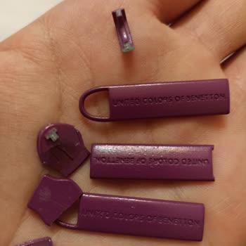 Sıfır Alınan Benetton Çantanın Fermuarı İlk Kullanımda Bozuldu