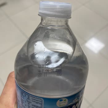 Çamlıbel Su Şişesinde Yoğun Benzin Kokusu Ve Sağlık Riski