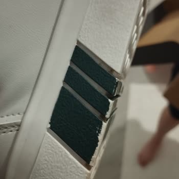 Aldığım Ayakkabıda Hatalar Ve FLO'nun Yetersiz Müşteri Hizmeti Nedeniyle Mağduriyet Yaşıyorum