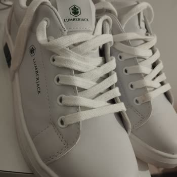 Aldığım Ayakkabıda Hatalar Ve FLO'nun Yetersiz Müşteri Hizmeti Nedeniyle Mağduriyet Yaşıyorum