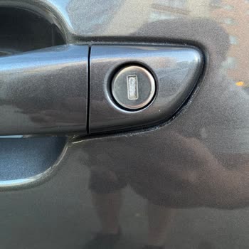 Opel Crossland Aracımda Kapı Nikelajlarında Renk Atması Ve Tutarsız Servis Yanıtları