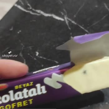 BİM Çikolatalı Gofret İçinde Böcek Fark Ettim!
