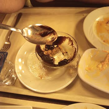 Güldeste Lokantası (Aydın)'nda Yemeğimin İçinden Cam Parçası Çıktı