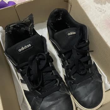 Adidas Ayakkabım 9 Ayda Parçalandı, İade Talebim İki Kez Reddedildi