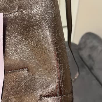 Calvin Klein Çantada Deri Dökülmesi Ve Boyner'in Yetersiz Müşteri Hizmeti