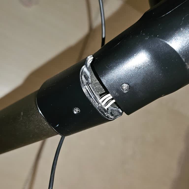 Philips SpeedPro Max Süpürge Kısa Sürede Kırıldı, Malzeme Kalitesi Düşük