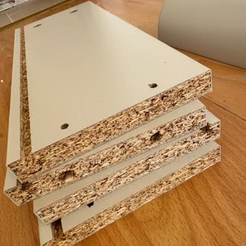 Satın Alınan Yatak Odası Takımında Vaat Edilen Malzeme Farkı