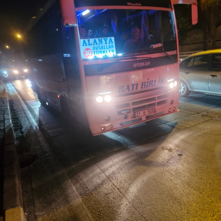 Alanya Batı Birlik Otobüslerinde Öğrenci Ücretinin Uygulanmaması Ve Şoförlerin Kaba Davranışları