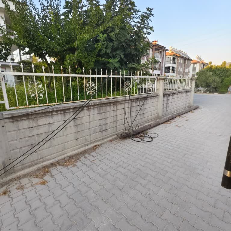 Bir Aydır Onarılmayan Telefon Direği Ve Süregelen İnternet Sorunu