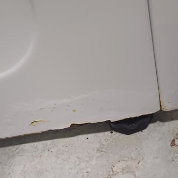 Arçelik 9120m Modelinde Paslanma ve Kabarma Oluştu