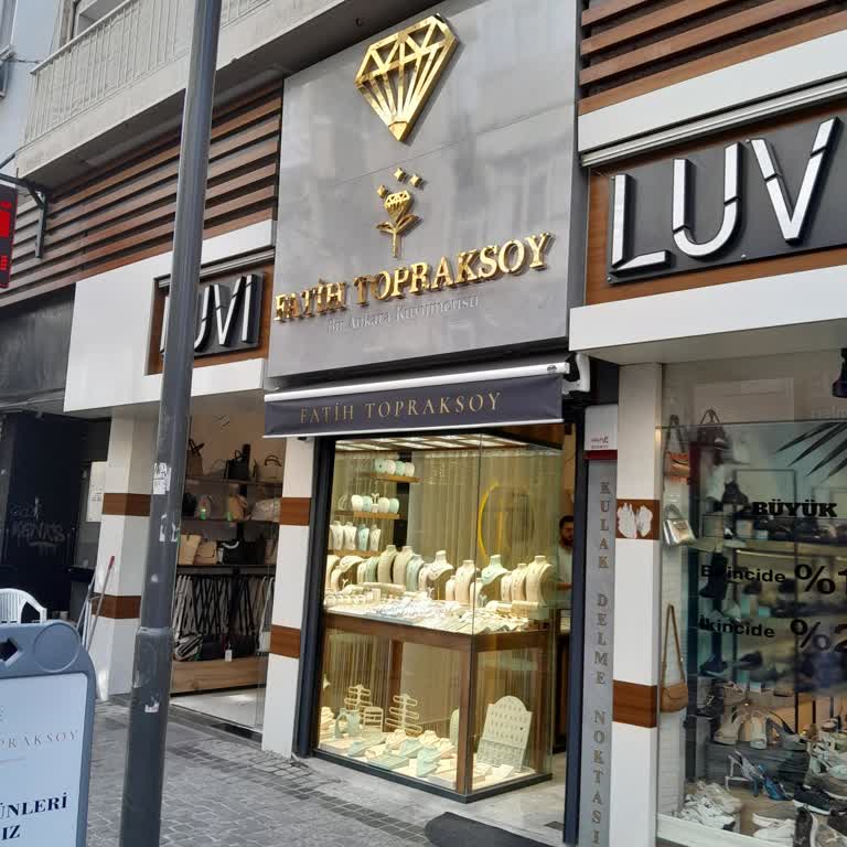 Aldığım Terlik Ayağımı Yaraladı, Mağaza İade Ve Destek Sunmuyor