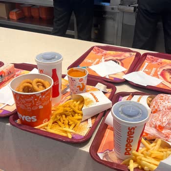 Popeyes Şubesinde Patates Baharatlama Ve Personel Davranışı Sorunu