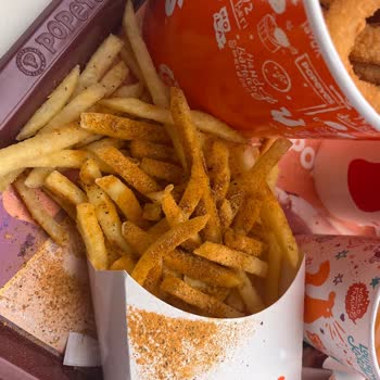 Popeyes Şubesinde Patates Baharatlama Ve Personel Davranışı Sorunu