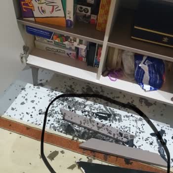 Doğtaş Mobilya Garanti Kapsamındaki Konsolun Cam Kapağı Kırıldı, Servis Süreci Mağduriyet Yarattı