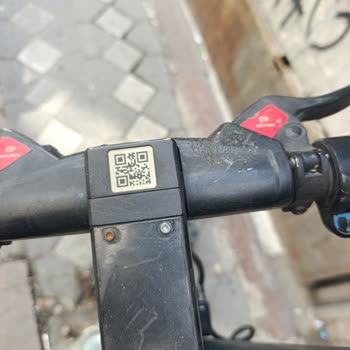 Scooterların Kapı Önüne Park Edilmesi Giriş Çıkışımı Engelliyor