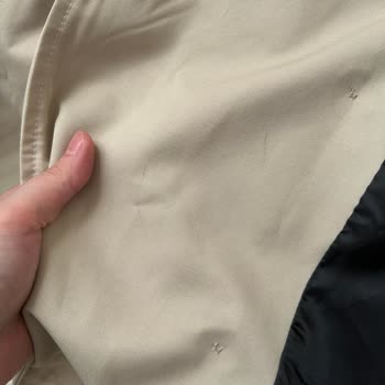 Sıfır Ürün Beklerken İkinci El Ve Defolu Trençkot Gönderildi