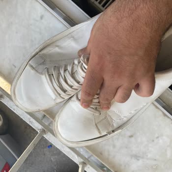 Aldığım Spor Ayakkabı Kısa Sürede Yırtıldı, Geri Dönüş Alamadım
