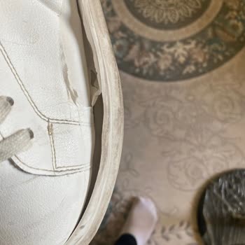 Aldığım Spor Ayakkabı Kısa Sürede Yırtıldı, Geri Dönüş Alamadım